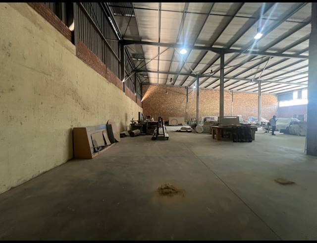 1,940M² WAREHOUSE TO LET IN KYA SANDS